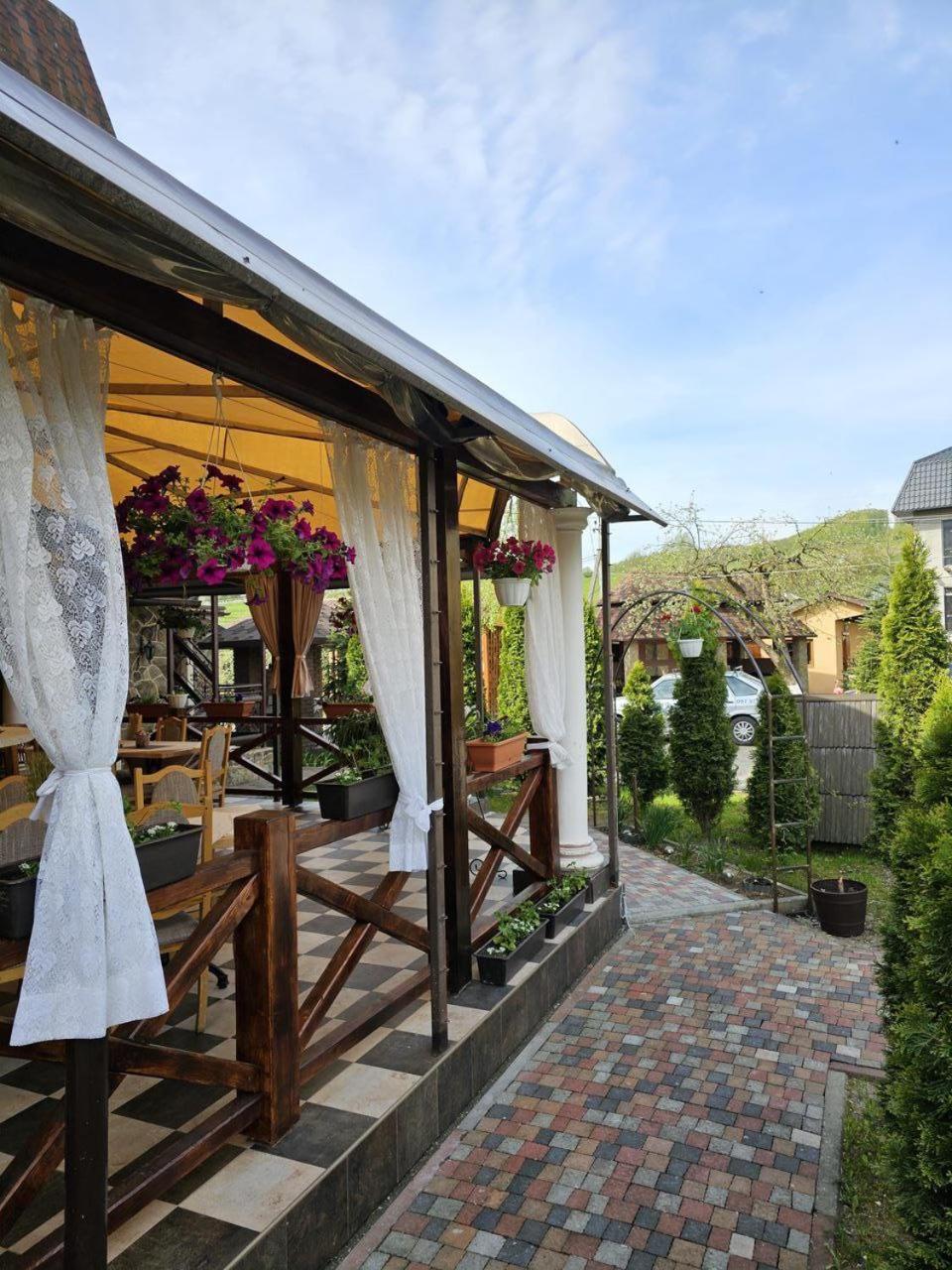 Minihotel Zolotoe Runo Ploskoye Ngoại thất bức ảnh